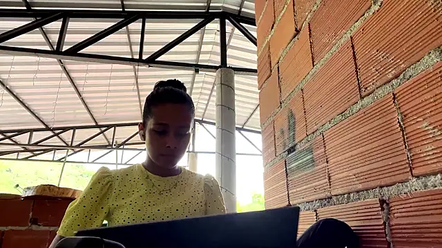 Snapshot of KayleenStoyanoff chatting on February 20, 1:33 pm KayleenStoyanoff online show from February 20, 1:33 pm