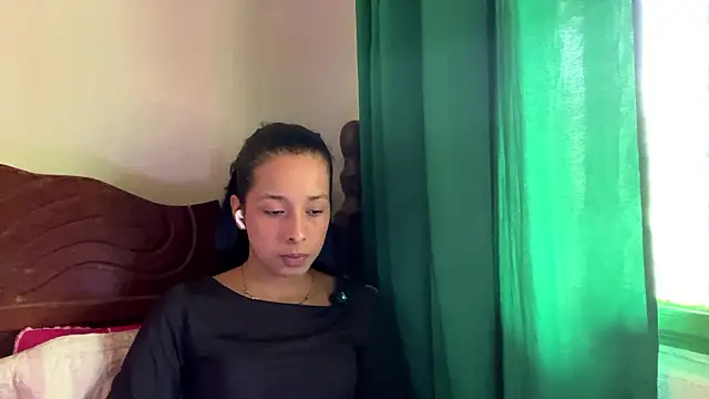 Snapshot of KayleenStoyanoff chatting on February 23, 3:53 pm KayleenStoyanoff online show from February 23, 3:53 pm