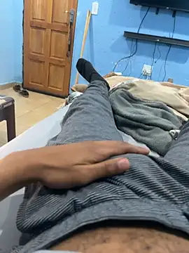 youngsterSA223 online show from April 15, 9:48 pm