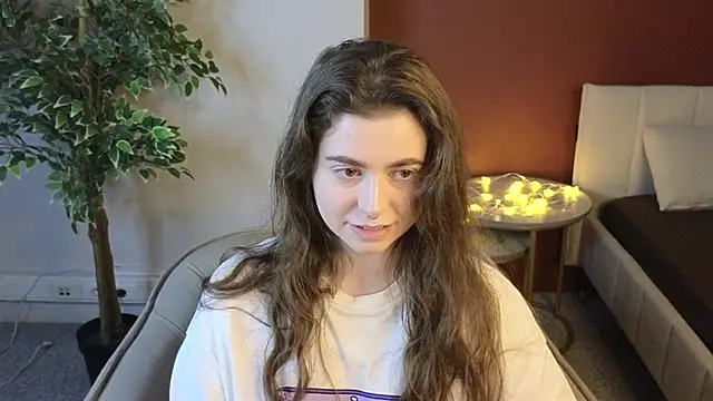 LovingWhisperr online show from April 1, 1:06 am