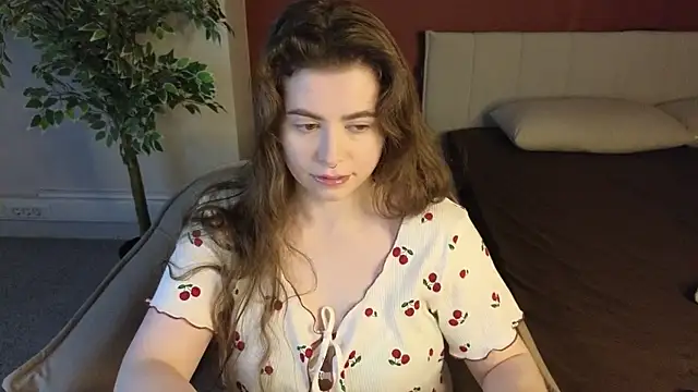 Snapshot of LovingWhisperr chatting on May 6, 1:14 am LovingWhisperr online show from May 6, 1:14 am