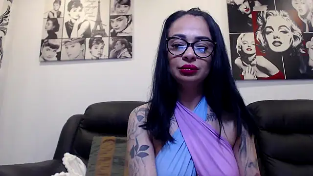 Snapshot of BrianaBloom chatting on May 3, 6:47 pm BrianaBloom online show from May 3, 6:47 pm