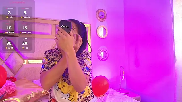 Emma Sanz   online show from February 12, 12:33 pm