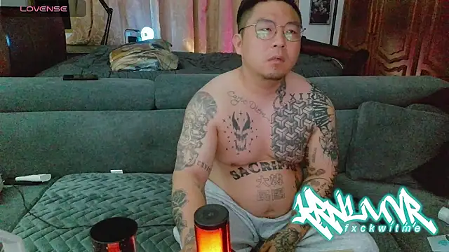 Snapshot of fxckuno chatting on April 12, 6:46 pm fxckuno online show from April 12, 6:46 pm