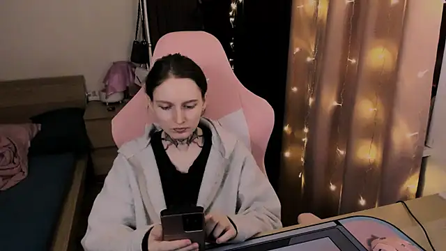 Onyxix online show from March 27, 7:57 pm