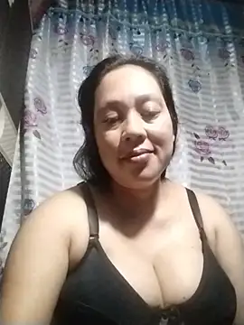 Snapshot of May_Bombs chatting on February 8, 9:07 pm May Bombs online show from February 8, 9:07 pm