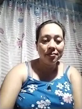 Snapshot of May_Bombs chatting on February 18, 9:22 pm May Bombs online show from February 18, 9:22 pm