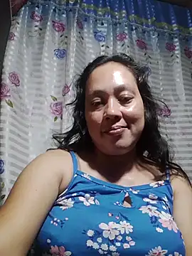 Snapshot of May_Bombs chatting on February 19, 9:27 am May Bombs online show from February 19, 9:27 am