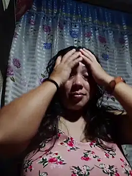 Snapshot of May_Bombs chatting on February 26, 6:29 pm May Bombs online show from February 26, 6:29 pm