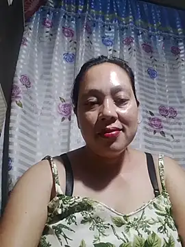 Snapshot of May_Bombs chatting on March 1, 8:11 pm May Bombs online show from March 1, 8:11 pm