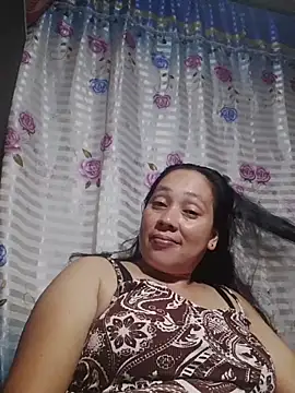 Snapshot of May_Bombs chatting on March 4, 12:22 pm May Bombs online show from March 4, 12:22 pm