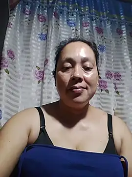 Snapshot of May_Bombs chatting on March 7, 10:23 am May Bombs online show from March 7, 10:23 am