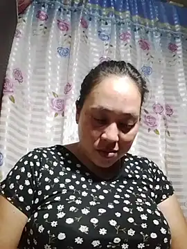 Snapshot of May_Bombs chatting on March 8, 6:06 am May Bombs online show from March 8, 6:06 am