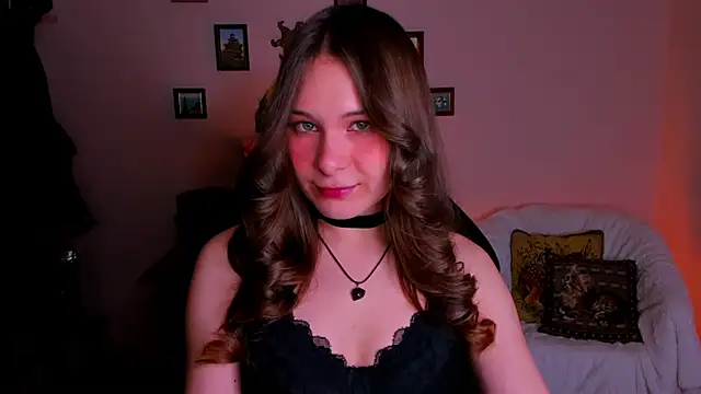 LanaLovely online show from April 27, 6:22 am