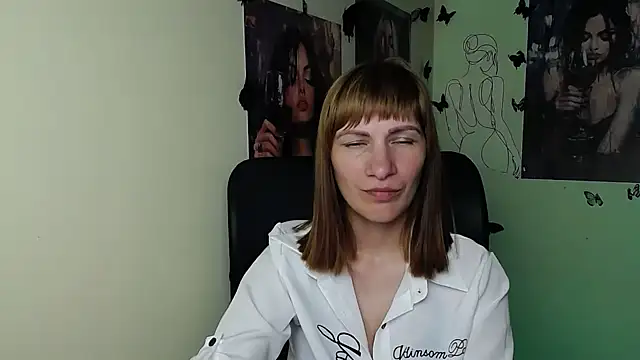 Snapshot of Rosalinda_ro chatting on June 19, 12:31 pm Rosalinda ro online show from June 19, 12:31 pm
