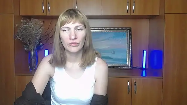 Snapshot of Rosalinda_ro chatting on July 4, 6:47 pm Rosalinda ro online show from July 4, 6:47 pm
