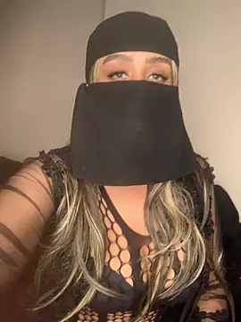 Snapshot of Arab_Honey chatting on June 12, 12:26 pm Arab Honey online show from June 12, 12:26 pm