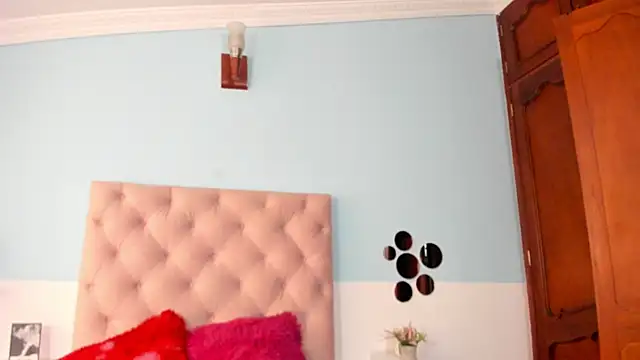 Zoe grey0 online show from February 14, 1:30 pm