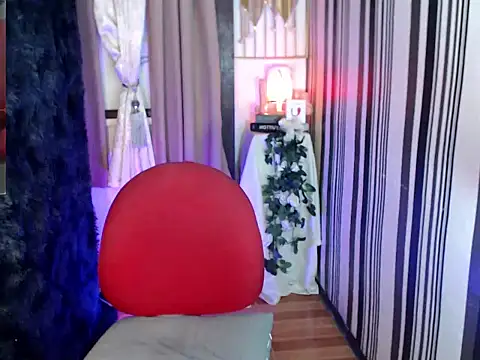 Foxysexykendra online show from February 13, 10:00 am