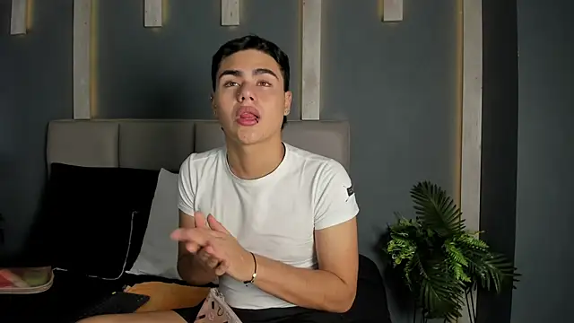 FemNoa online show from March 3, 1:17 pm