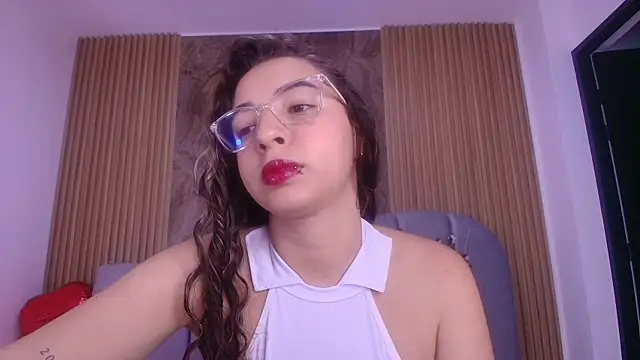 Snapshot of sarita_blondi chatting on May 2, 11:59 am sarita blondi online show from May 2, 11:59 am