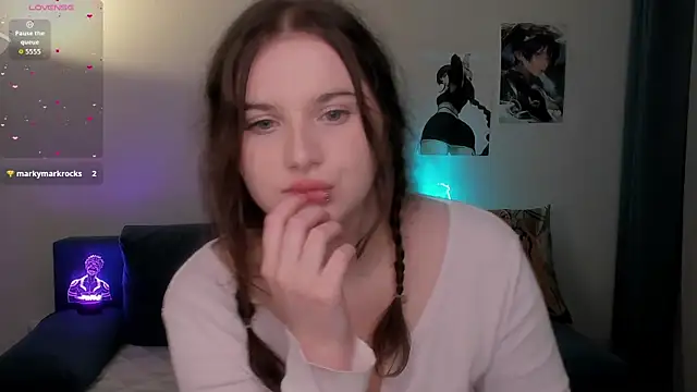 chloe dashh online show from February 8, 8:12 pm