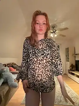 mad girlygirl online show from March 6, 5:31 pm