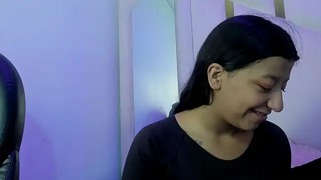 Vaneline2 online show from April 22, 1:23 pm