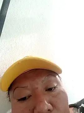 Snapshot of perrit17 chatting on February 21, 4:41 pm perrit17 online show from February 21, 4:41 pm