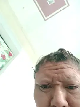 Snapshot of perrit17 chatting on February 27, 2:17 pm perrit17 online show from February 27, 2:17 pm