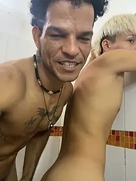 MaxyRyan online show from March 1, 7:05 pm