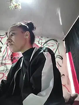 Snapshot of CharlotteKravizz chatting on February 26, 7:57 pm CharlotteKravizz online show from February 26, 7:57 pm