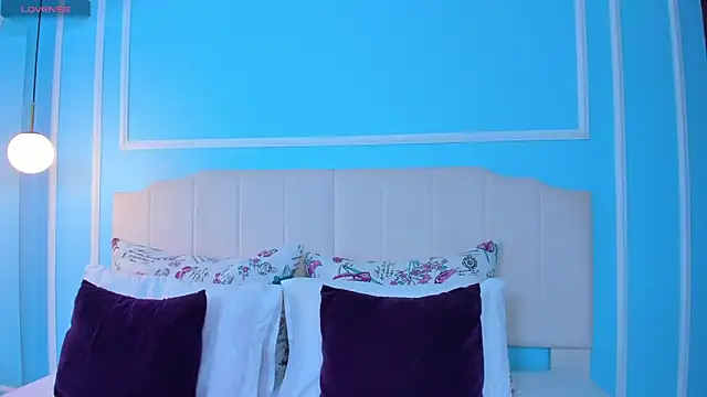 ashley foox online show from February 11, 3:00 am