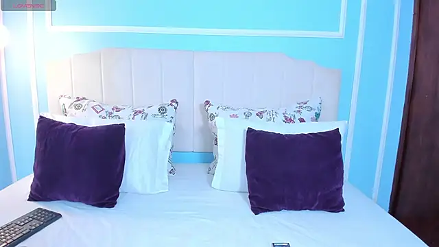 ashley foox online show from February 28, 3:07 am