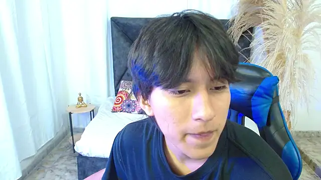 nikoo 18 online show from February 25, 1:43 pm