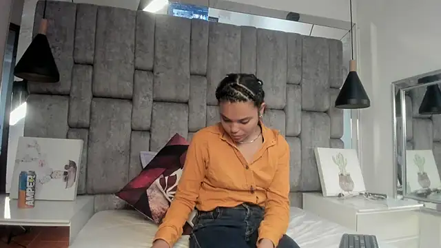 Maggyx online show from July 25, 1:41 pm