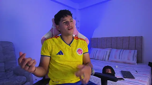 Adrian Prime  online show from April 22, 7:04 pm