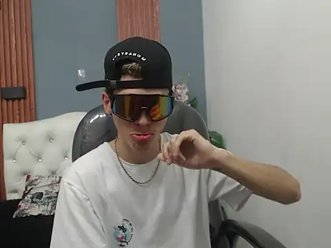 Snapshot of Asher_costa chatting on March 7, 10:29 pm Asher costa online show from March 7, 10:29 pm