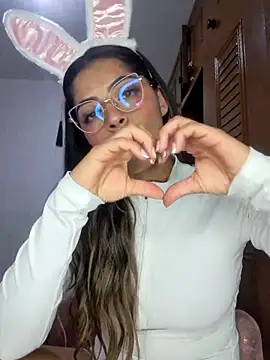  as una77 online show from April 22, 2:14 am