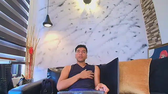 Max Hornye online show from April 14, 5:52 pm