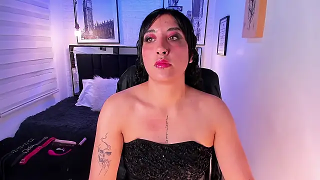 Snapshot of ladyraing chatting on February 7, 3:10 am ladyraing online show from February 7, 3:10 am