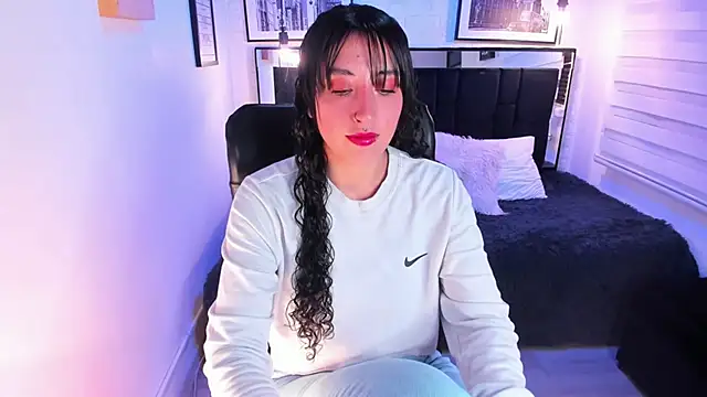 Snapshot of ladyraing chatting on February 17, 3:14 am ladyraing online show from February 17, 3:14 am