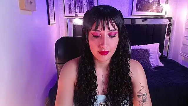 Snapshot of ladyraing chatting on March 2, 5:08 am ladyraing online show from March 2, 5:08 am