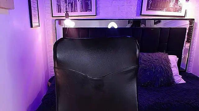 Snapshot of ladyraing chatting on March 5, 2:40 am ladyraing online show from March 5, 2:40 am