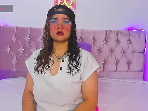 Black Tara online show from February 18, 1:45 am