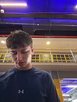 ARON LUXX online show from April 21, 3:07 pm