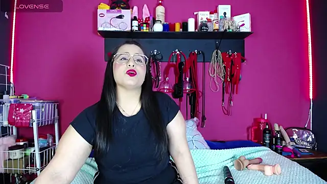 shannon queen- online show from April 8, 3:17 am