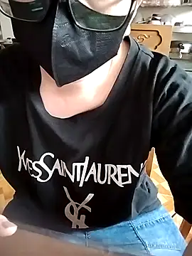 LiilyZi online show from April 15, 2:07 am