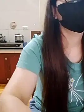 LiilyZi online show from April 21, 7:28 pm