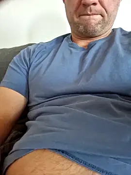 Snapshot of Tommyzzzzzz chatting on May 8, 3:17 pm Tommyzzzzzz online show from May 8, 3:17 pm